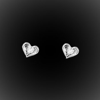 Clous d'oreilles Le clou de coeur en broderie d'argent Clous d'oreilles Le clou de coeur en broderie d'argent