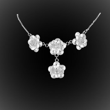 Collier Rose des vents en broderie d'argent Collier Rose des vents en broderie d'argent