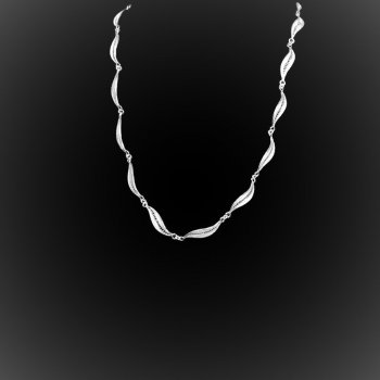 Collier Plume d'oie en broderie d'argent Collier Plume d'oie en broderie d'argent