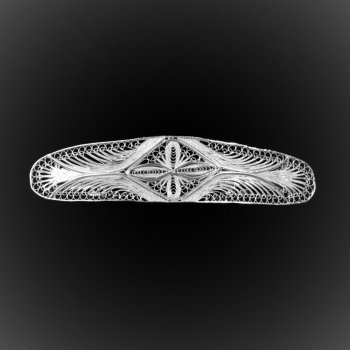 La barrette à cheveux en broderie d'argent La barrette à cheveux en broderie d'argent