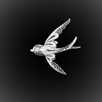 Broche Hirondelle en broderie d'argent Broche Hirondelle en broderie d'argent