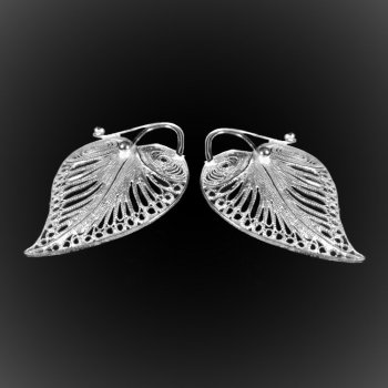 Boucles d'oreilles Love Me en broderie d'argent Boucles d'oreilles Love Me en broderie d'argent