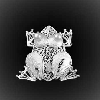 Pendentif Give me a Kiss en broderie d'argent Pendentif Give me a Kiss en broderie d'argent