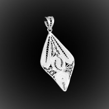 Pendentif Le Vitrail d'argent brodé Pendentif Le Vitrail d'argent brodé