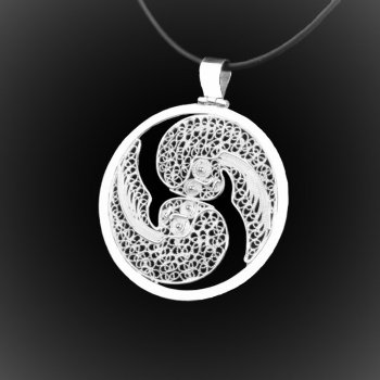 Pendentif Gémeaux en broderie d'argent Pendentif Gémeaux en broderie d'argent