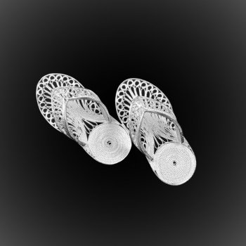 Broche Out of Office en broderie d'argent Broche Out of Office en broderie d'argent