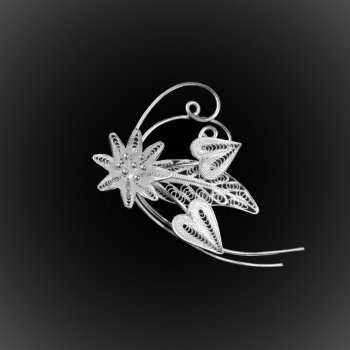 Broche Amour fleuri en broderie d'argent Broche Amour fleuri en broderie d'argent