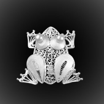 Broche Pendentif Give me a Kiss en broderie d'argent Broche Pendentif Give me a Kiss en broderie d'argent
