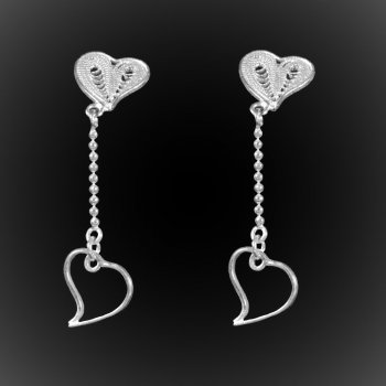 Boucles d'oreilles Sweetheart en broderie d'argent Boucles d'oreilles Sweetheart en broderie d'argent
