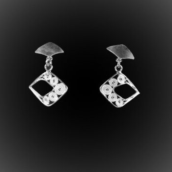 Boucles d'oreilles Wajik en broderie d'argent Boucles d'oreilles Wajik en broderie d'argent