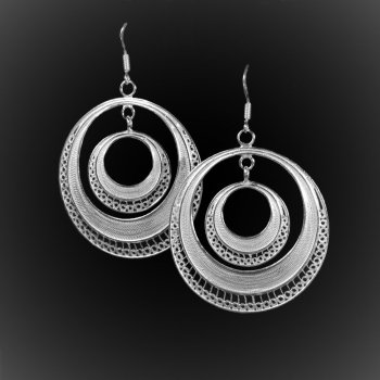 Boucles d'oreilles Créoles Double en broderie d'argent Boucles d'oreilles Créoles Double en broderie d'argent