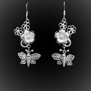 Boucles d'oreilles Flying Butterfly en broderie d'argent Boucles d'oreilles Flying Butterfly en broderie d'argent