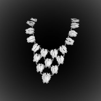 Collier Royal Butterfly en broderie d'argent Collier Royal Butterfly en broderie d'argent