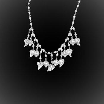 Collier L'attrape coeurs en broderie d'argent Collier L'attrape coeurs en broderie d'argent