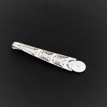 Pince à cravate bout arrondi en broderie d'argent Pince à cravate bout arrondi en broderie d'argent