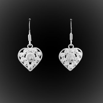 Boucles d'oreilles Coeur d'étoiles en broderie d'argent Boucles d'oreilles Coeur d'étoiles en broderie d'argent