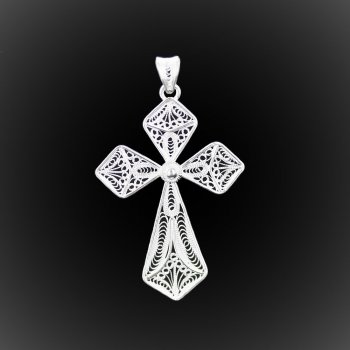 Pendentif Croix infinie en broderie d'argent Pendentif Croix infinie en broderie d'argent