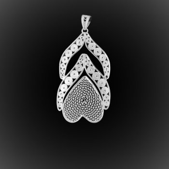Pendentif Accroche Coeurs en broderie d'argent Pendentif Accroche Coeurs en broderie d'argent