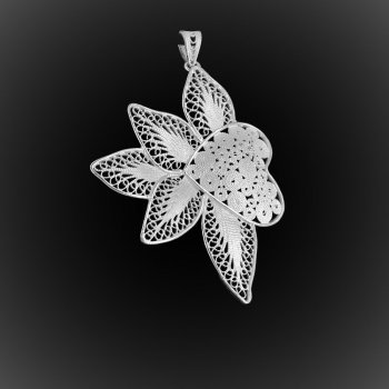 Pendentif Coeur de fleur en broderie d'argent Pendentif Coeur de fleur en broderie d'argent