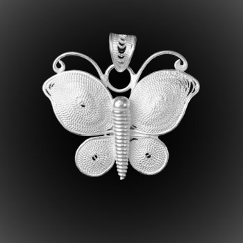 Pendentif Papillon en broderie d'argent Pendentif Papillon en broderie d'argent