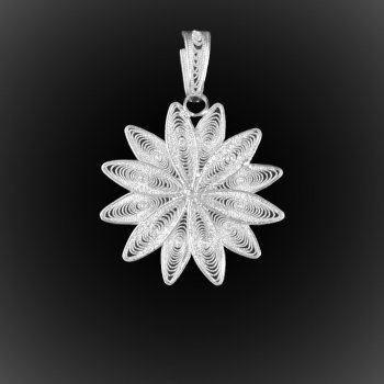 Pendentif Mandala en broderie d'argent Pendentif Mandala en broderie d'argent