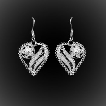 Boucles d'oreilles Dentelle d'amour en broderie d'argent Boucles d'oreilles Dentelle d'amour en broderie d'argent
