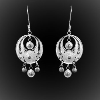 Boucles d'oreilles Eclipse en broderie d'argent Boucles d'oreilles Eclipse en broderie d'argent