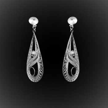 Boucles d'oreilles Goutte perlée en broderie d'argent Boucles d'oreilles Goutte perlée en broderie d'argent