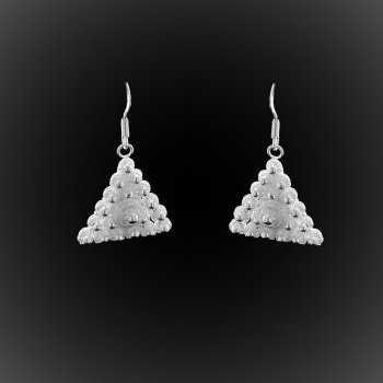 Boucles d'oreilles Delta d'étoiles pendantes en broderie d'argent Boucles d'oreilles Delta d'étoiles pendantes en broderie d'argent
