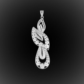 Pendentif La trilogie en broderie d'argent Pendentif La trilogie en broderie d'argent