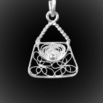 Pendentif L'escarcelle en broderie d'argent Pendentif L'escarcelle en broderie d'argent