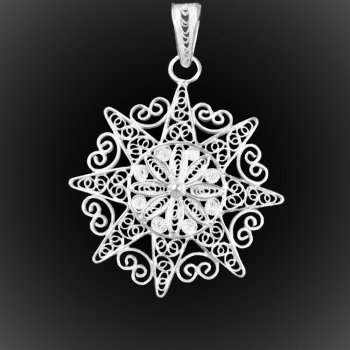 Pendentif Shining Sun en broderie d'argent Pendentif Shining Sun en broderie d'argent