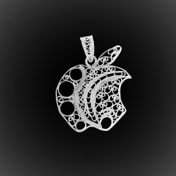 Pendentif Apple Addict en broderie d'argent Pendentif Apple Addict en broderie d'argent