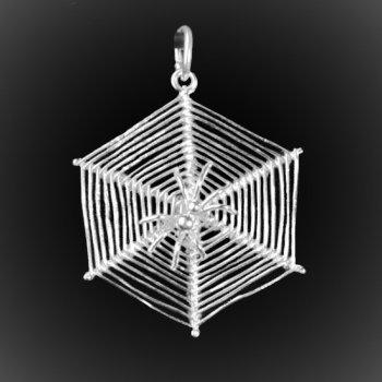Pendentif Araignée sur sa toile d'argent brodé Pendentif Araignée sur sa toile d'argent brodé